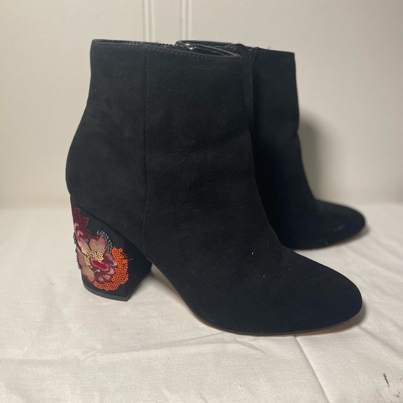 Express Shoes - Express Embroidered Sequin Heel Faux Suede Booties Size 9